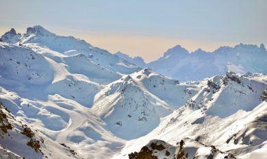 vue sur les montagnes enneigées